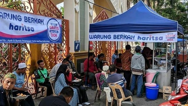 Warung Berkah Haritsa di Banda Aceh, pelanggan cukup bayar dengan doa usai menyantap sarapan (Foto: Instagram @harita_babyshop)