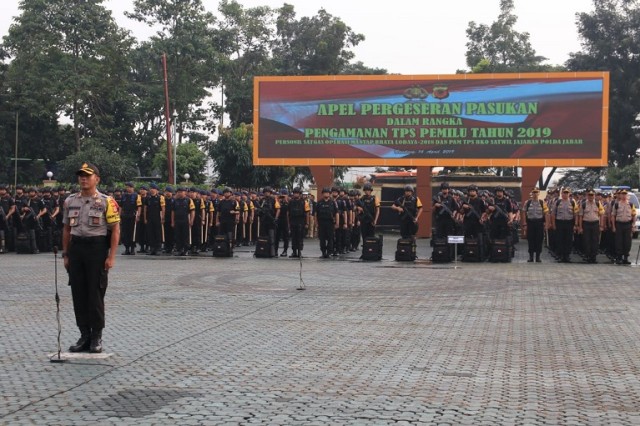 Apel pergeseran pasukan personel satgas operasi mantap Brata Lodaya 2018 untuk mengawal Pemilu 2019 di Jawa Barat. (Dok Polda Jabar) 