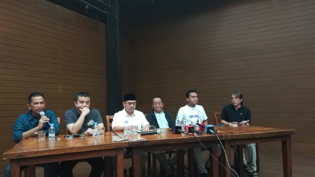 Sudirman Said, Said Didu, Erwin Aksa dan Faldo Maldini dalam Konferensi Pers peretasan akun Twitter Said Didu di Es Teller 77, Jakarta Selatan. Foto: Adim Mugni/kumparan