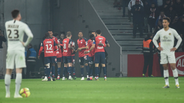 Para pemain LOSC Lille menikmati melumat PSG 5-1. Foto: FRANCOIS LO PRESTI / AFP