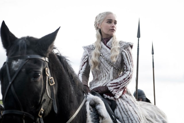 Daenerys Targaryen naik kuda saat menjejakkan kakinya di Utara Foto: HBO
