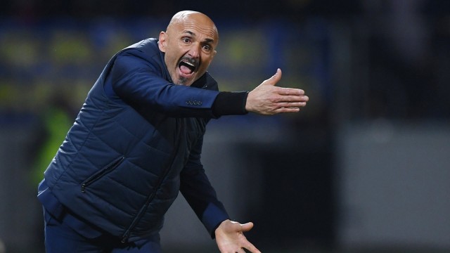 Luciano Spalletti tidak puas akan penampilan Inter di laga melawan Frosinone. Foto: Reuters/Alberto Lingria
