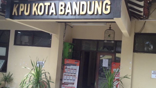 Kantor KPU Kota Bandung. (Iman Herdiana)