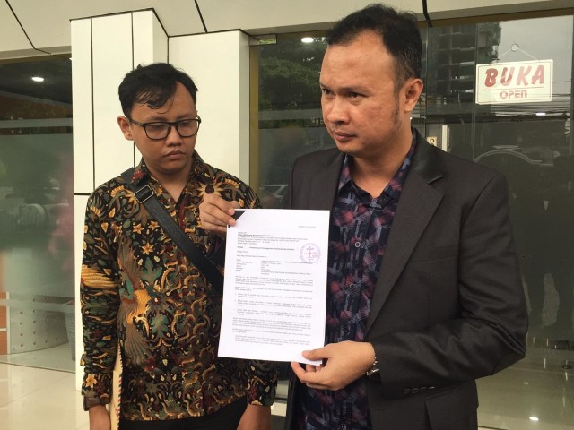 Penasihat Hukum Ahmad Dhani, Hendarsam Marantoko menyambangi Pengadilan Negeri (PN) Jakarta Selatan. Foto: Efira Tamara Thenu/kumparan