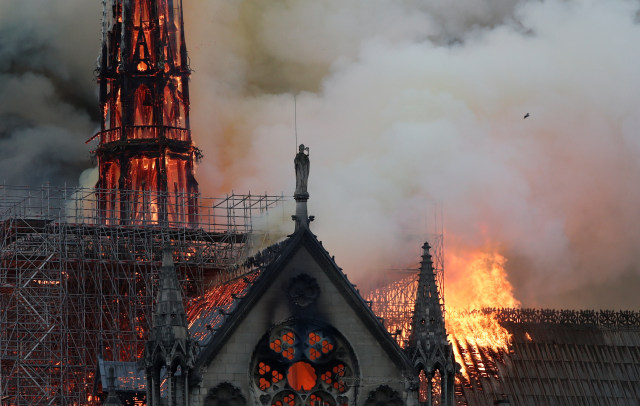 Duka Pemimpin Dunia untuk Notre Dame (79306)