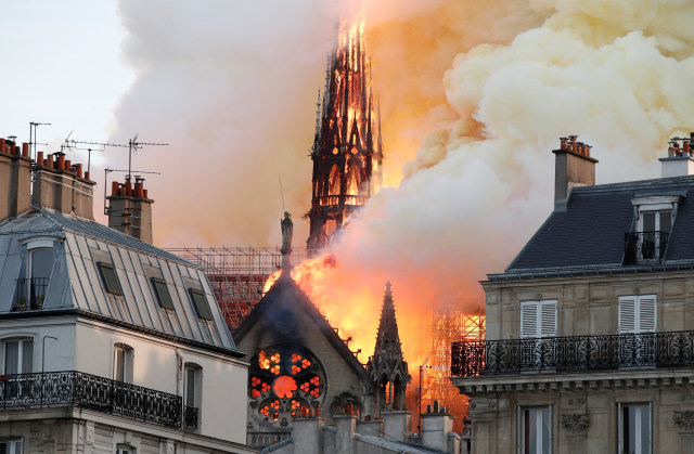 Kebakaran, Katedral Notre Dame Foto: Reuters