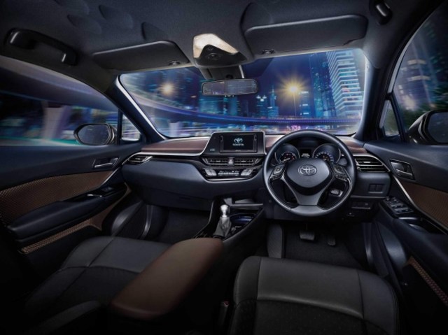 Interior Toyota C-HR Hybrid