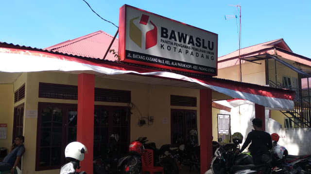 Kantor Bawaslu Padang. (Irwanda/Langkan.id)