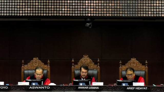 Sidang putusan gugatan quick count atau hitung cepat pada Pemilu serentak 2019 di Mahkamah Konstitusi, Jakarta, Selasa (16/4/2019). Foto: Antara/Galih Pradipta