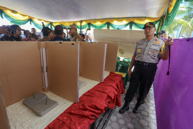 Foto: Para Pejabat Aceh Pantau Kesiapan TPS (117196)