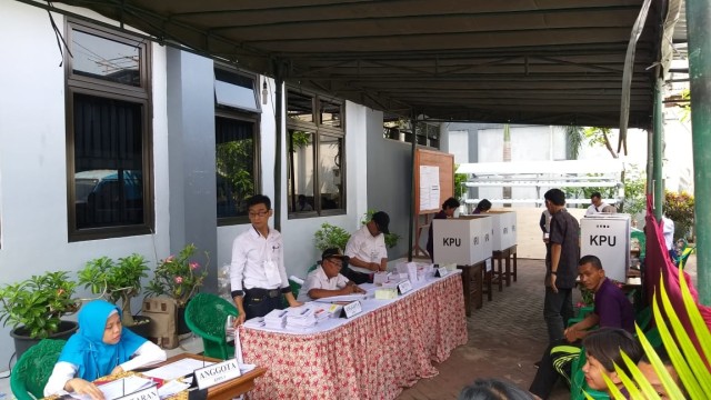 Pemilu di Panti Sosial Bina Laras TPS 022 Grogol Petamburan, Jakarta Barat. Foto: Fadjar Hadi/kumparan