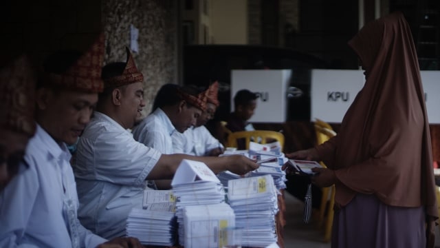 Ilustrasi proses pemungutan surat suara di Palembang (foto: abp/Urban Id)