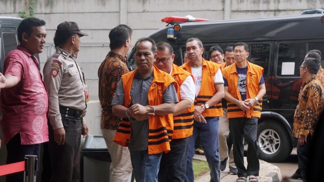 Sejumlah tahanan KPK tiba di TPS Rutan KPK, Jakarta, Rabu (17/4). Foto: Fanny Kusumawardhani/kumparan