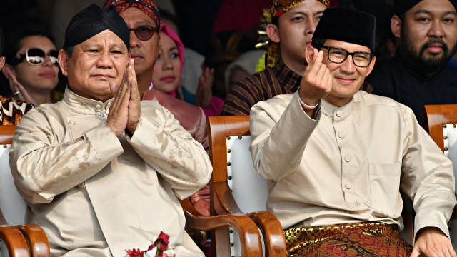 Paslon capres-cawapres nomor urut 02, Prabowo-Sandi berpose saat Kampanye Damai di Monumen Nasional. Foto: AFP/Adek Berry