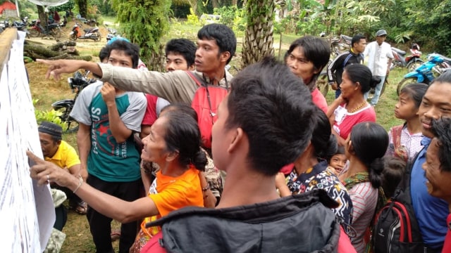 Masyarakat suku anak dalam antusias mengikuti pemilu 2019. Foto: ist