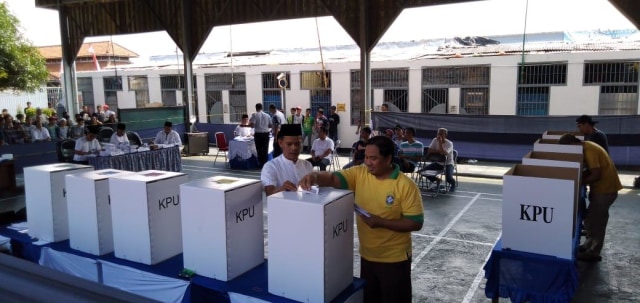 Warga Binaan LP Kesambi Kota Cirebon mengikuti Pemilihan Umum 2019 