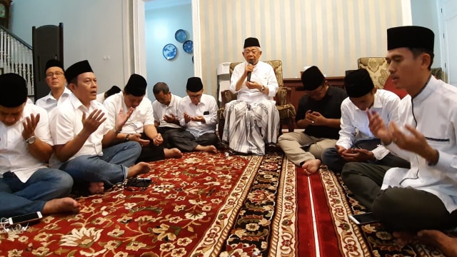 sebagai rasa syukur atas kelancaran pelaksanakan pemilu, Ma'ruf Amin melaksanakan kegiatan doa dan tasyakkur. Foto: Dok. Asrorun Niam