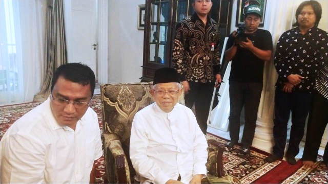 Calon wakil presiden nomor urut 01 Ma'ruf Amin saat dijumpai di rumah Situbondo, Menteng, Jakarta Pusat, Kamis (18/4). Foto: Maulana Ramadhan/kumparan
