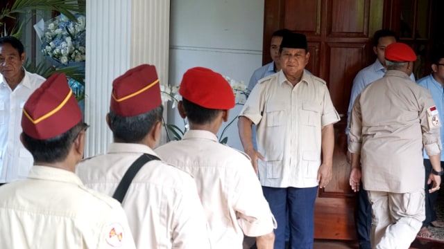 Capres nomor urut 02 Prabowo Subianto bertemu dengan PPIR di Rumah Kertanegara, Jakarta Selatan. Foto: Iqbal Firdaus/kumparan