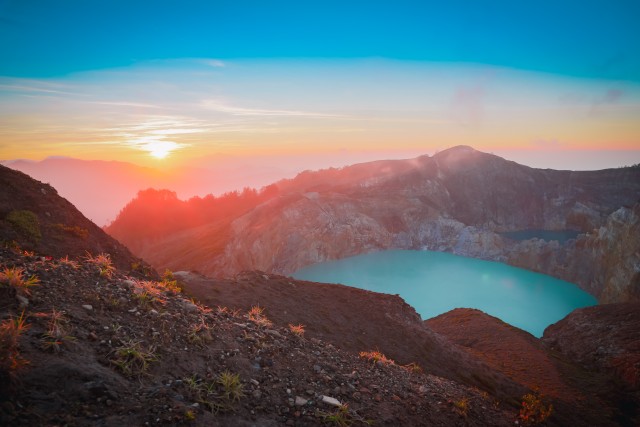 Sunrise di Danau Kelimutu, Flores