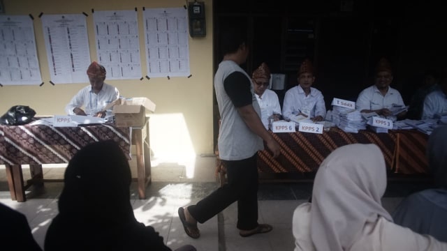 Ilustrasi proses pemungutan suara di Palembang (foto: abp/Urban Id)
