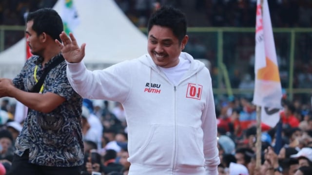 Ketua DPD PDI Perjuangan Kalsel dan anggota TKN Jokowi-Ma'ruf, Mardani H Maming ketika kampanye akbar Jokowi di Stadion 17 Mei Banjarmasin. Foto: istimewa