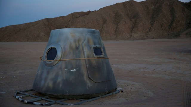 Foto: Bermain di 'Planet Mars' Buatan China (8894)