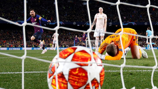 Blunder David de Gea di laga vs Barcelona. Foto: Reuters/Sergio Perez