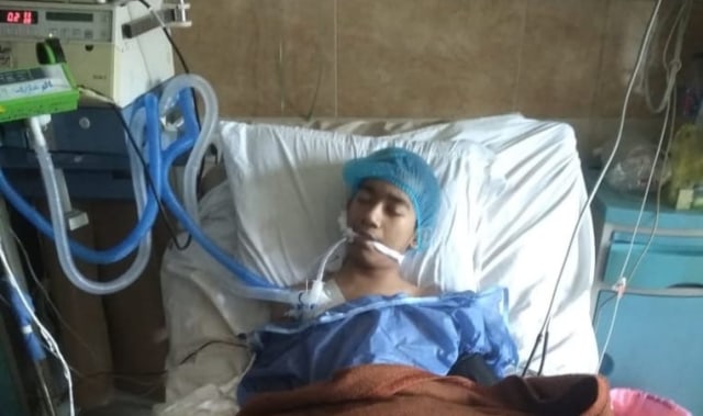 Muhammad Ikram Zamzami, mahasiswa asal Aceh di Mesir sedang menjalani perawatan intensif di El-Sefarat Hospital, Kairo. Foto: Dok. KMA Mesir