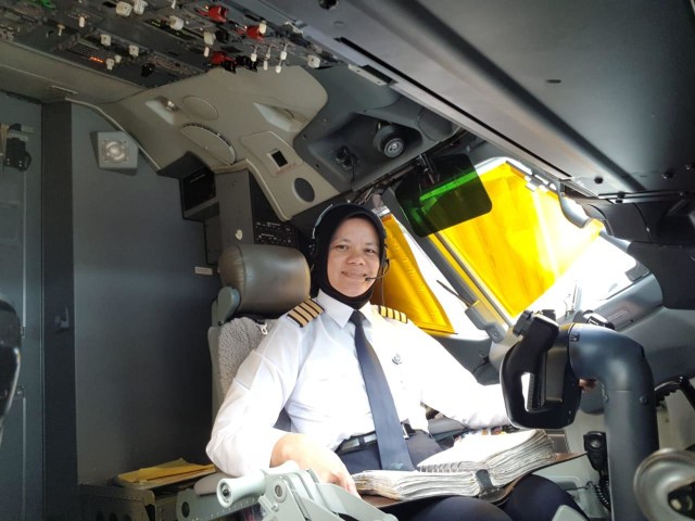 Ida Fiqriah, saat tugas penerbangan dari Jakarta ke Makassar Foto: Istimewa
