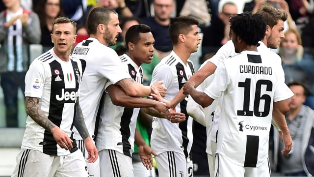 Selebrasi gol dari para pemain Juventus. Foto: REUTERS/Massimo Pinca