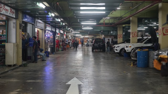 Pusat Aksesori & Sparepart Mobil Mall Blok M Foto: dok. Muhammad Ikbal/Kumparan