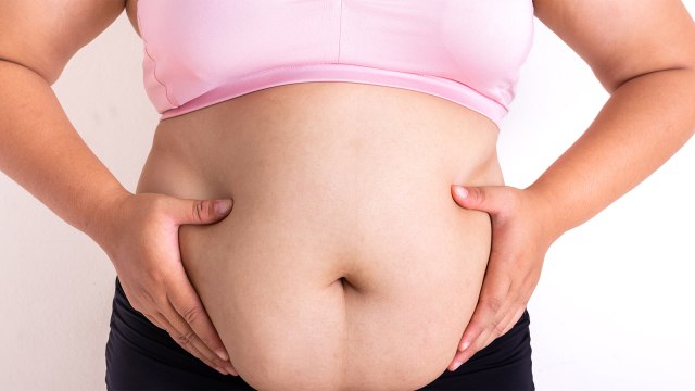 Ilustrasi perut buncit setelah melahirkan. Foto: shutterstock