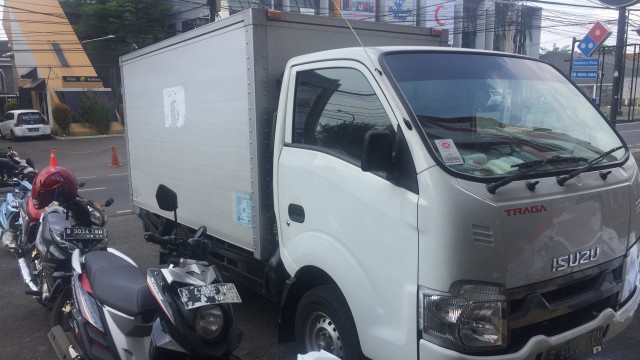 Hoaks Video Operasi Tangkap Tangan Truk KPU Pengangkut C1 di Condet (151134)