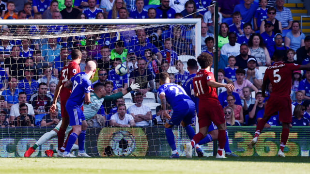 Proses gol Wijnaldum di laga Cardiff City melawan Liverpool. Foto: REUTERS/Rebecca Naden
