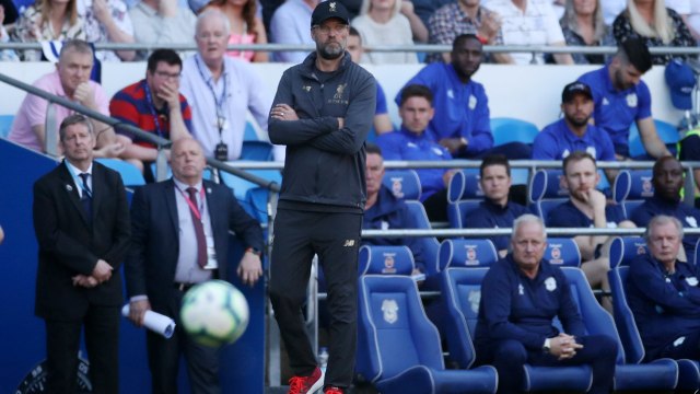 Pelatih Liverpool, Juergen Klopp, di laga melawan Cardiff City. Foto: Reuters/Carl Recine