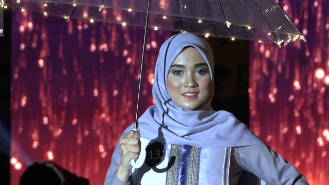 Potret Street Fashion ala Desainer Aceh (84078)
