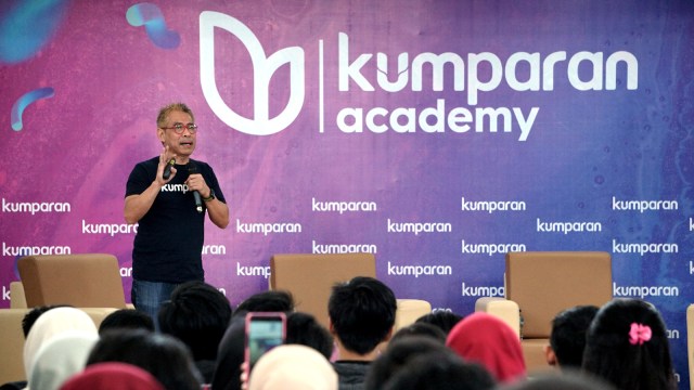 Presiden Komisaris Kumparan, Budiono Darsono menjadi pembicara pada kegiatan kumparan academy. Foto: Iqbal Firdaus/kumparan