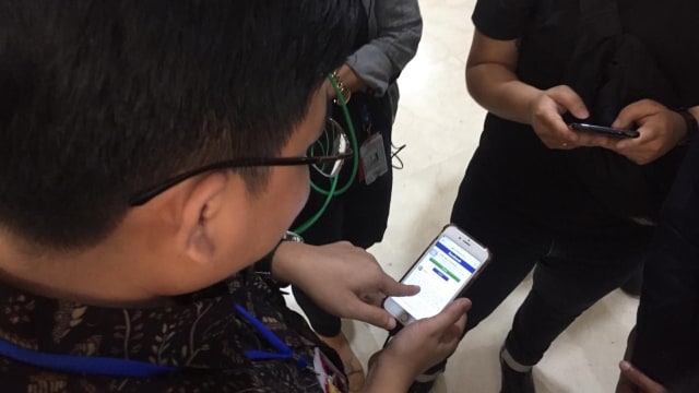 Burhanuddin menujukkan video yang telah diedit