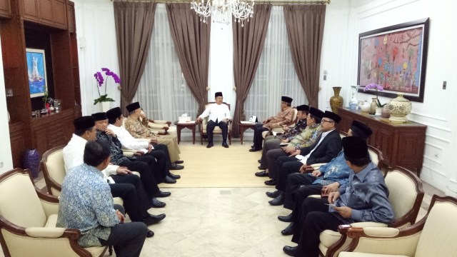 Susana silaturahmi Ketum PBNU hingga para tokoh Islam ke Rumah Dinas Jusuf Kalla. Foto: Kevin S. Kurnianto