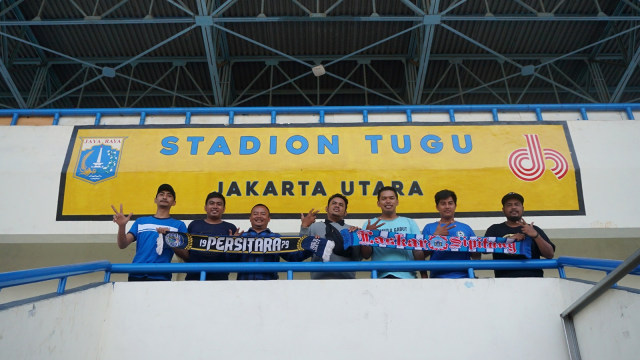 Pengurus North Jak Mania di Stadion Tugu Jakarta Utara. Foto: Nugroho Sejati/kumparan