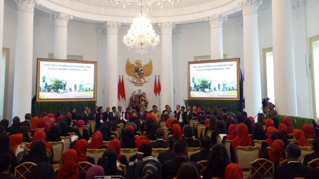 Presiden Jokowi membuka Kongres ke-23 Ikatan Notaris Indonesia di Istana Kepresidenan Bogor. Foto: Kevin Kurnianto/kumparan