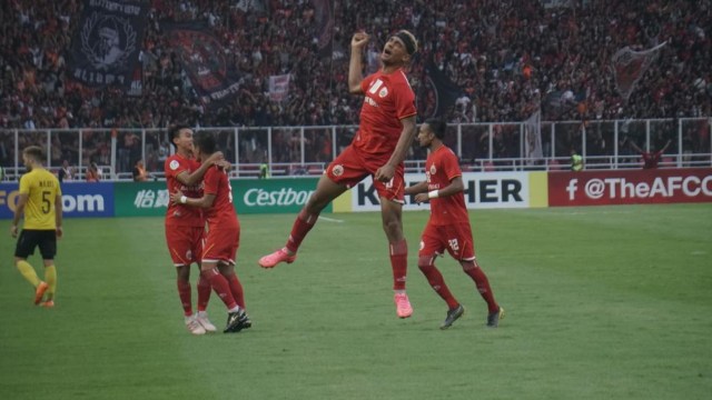 Selebrasi Bruno Matos usai mencetak gol dalam pertandingan Persija Jakarta vs Ceres Negros di Stadion Utama GBK, Jakarta, Selasa (23/4). Foto: Irfan Adi Saputra/kumparan