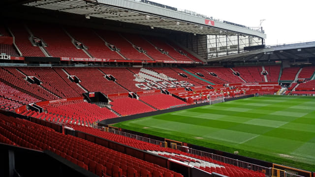 Pemandangan bagian dalam Stadion Old Trafford. Foto: kumparan/Yoga Cholandha