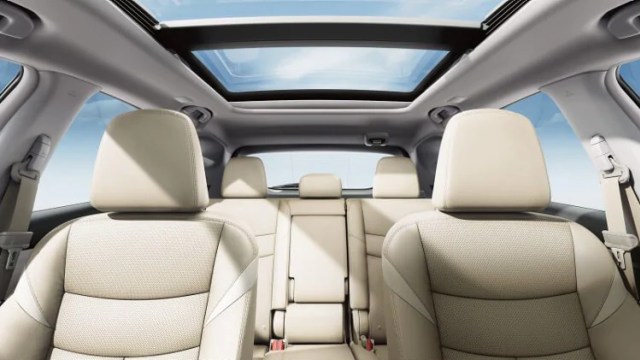 Ilustrasi moonroof. Foto: Youngbloodnissan