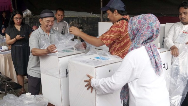Suasana pemungutan suara ulang (PSU) di TPS 71, Cempaka Putih, Tangerang Selatan. Foto: Helmi Afandi/kumparan
