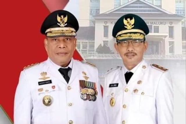 Gubernur,  Murad Ismail (kiri) dan Wakil Gubernur Maluku terpilih, Barnabas Orno (kanan)