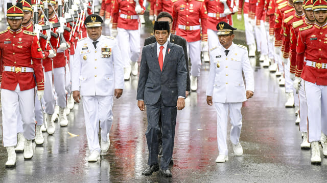 Gubernur Maluku Murad Ismail dan Barnabas Orno, Joko Widodo