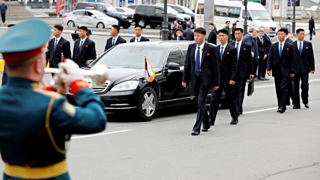 Kebiasaan Aneh Kim Jong-un Saat Traveling, Bawa Toilet Pribadi Hingga Mesin Mi (312175)