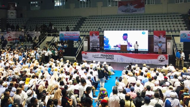 Suasana syukuran Kemenangan Prabowo-Sandiaga Uno di TMII. Foto: kumparan